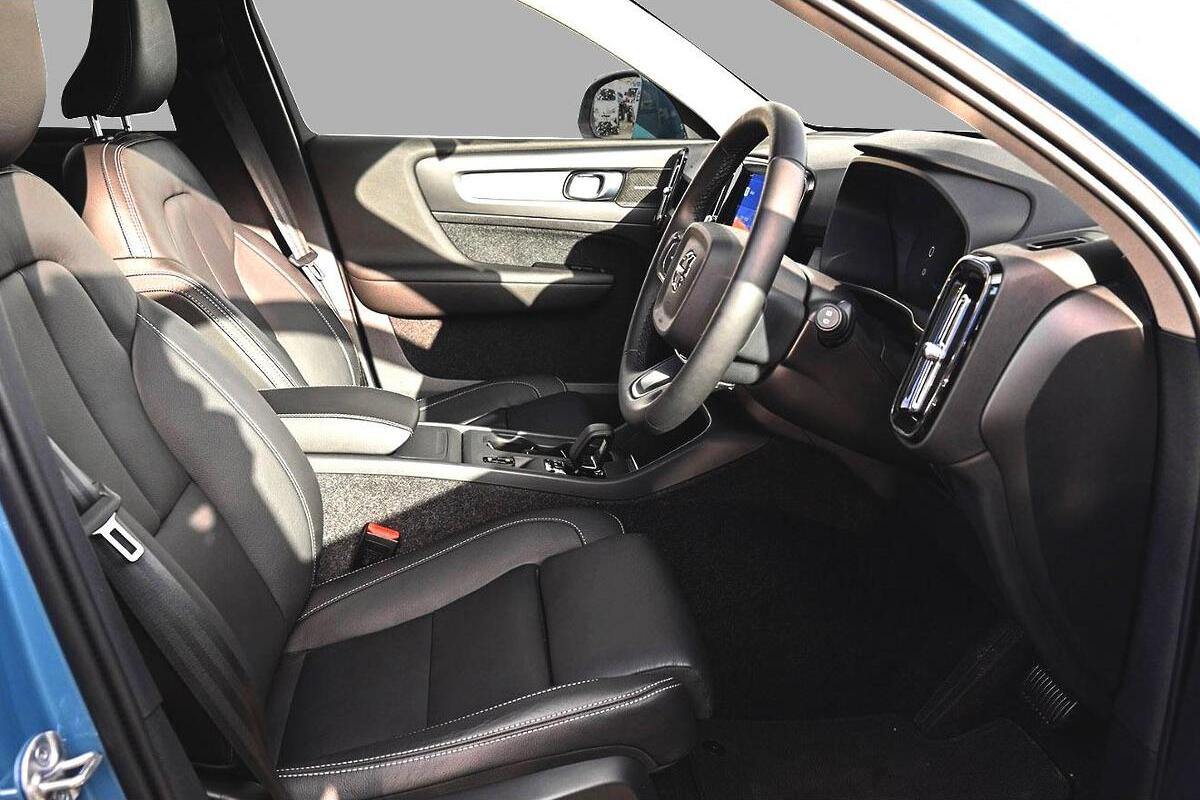 2024 Volvo XC40 Plus B4 Auto MY25 image 5
