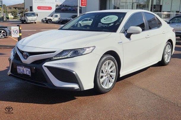 2021 Toyota Camry Hybrid Ascent Sport image 2
