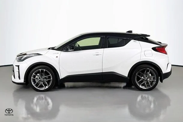 2022 Toyota C-HR Hybrid GR-S image 5