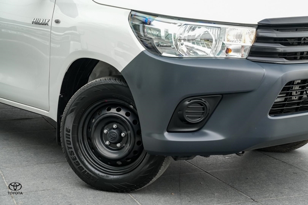 2019 Toyota HILUX Workmate image 6
