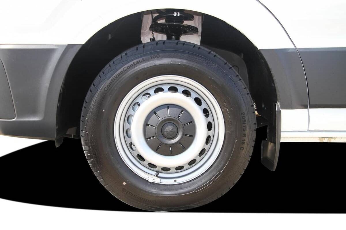 2024 Volkswagen Crafter 35 TDI410 SY1 Medium Wheelbase Manual FWD MY24 image 15