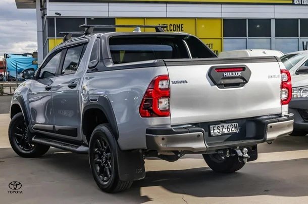 2022 Toyota HILUX Rogue image 2
