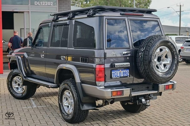 2018 Toyota LC Military GXL image 2