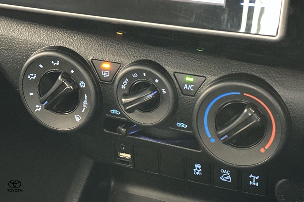 2019 Toyota Hilux SR image 21