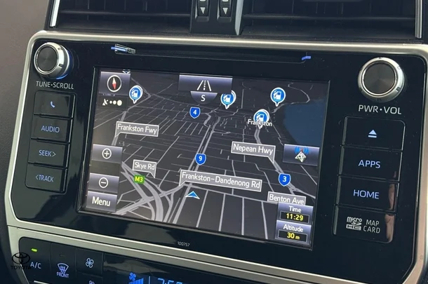 2020 Toyota Prado GX image 15