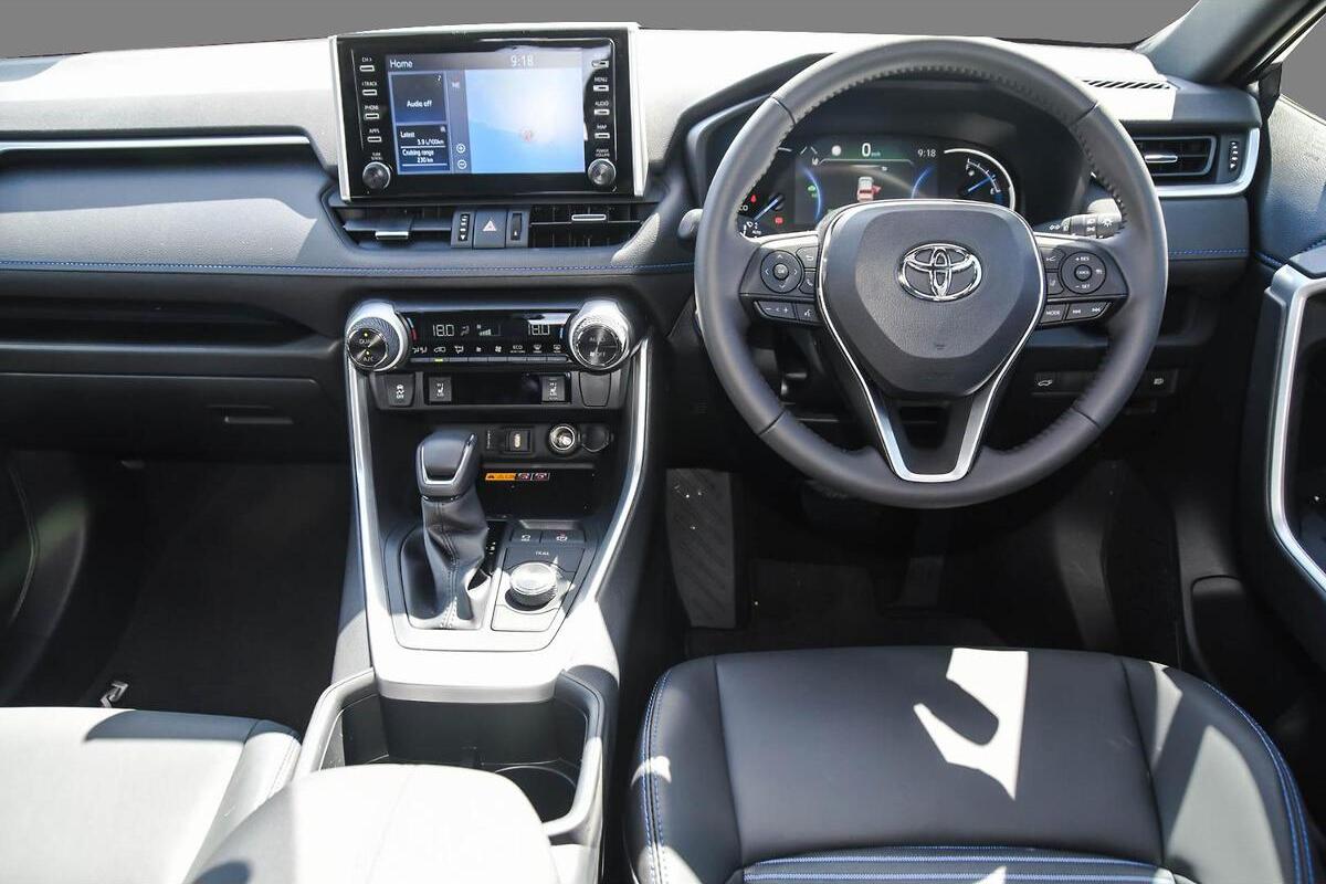 2025 Toyota RAV4 XSE Auto eFour image 7