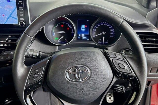 2021 Toyota C-HR Hybrid GR-S image 13