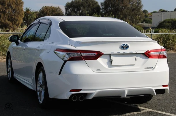 2019 Toyota Camry Hybrid SL image 10