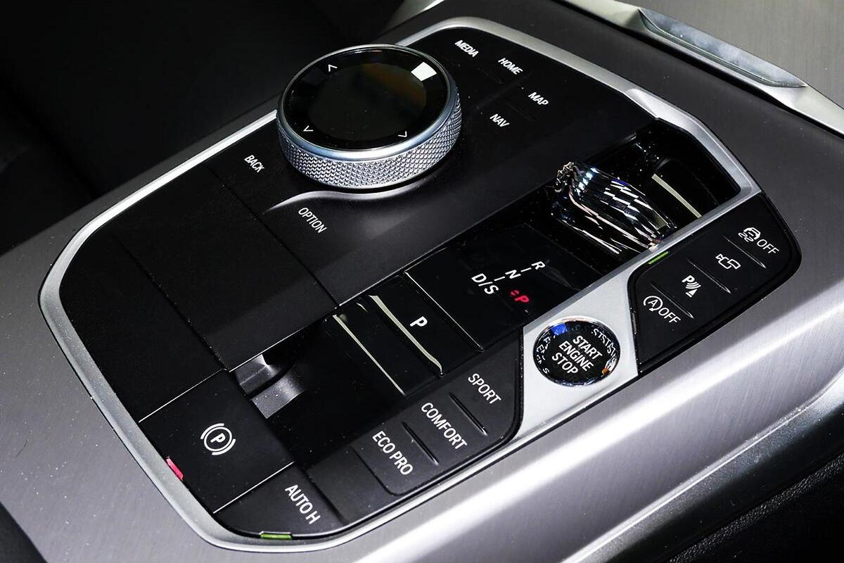 2025 BMW 4 Series 430i M Sport G22 LCI Auto image 17