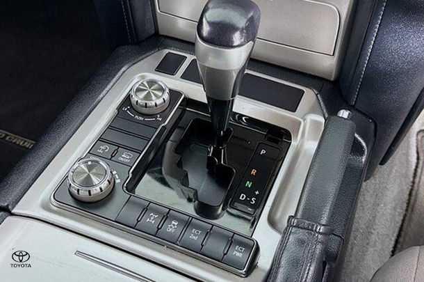 2021 Toyota LANDCRUISER GXL image 16