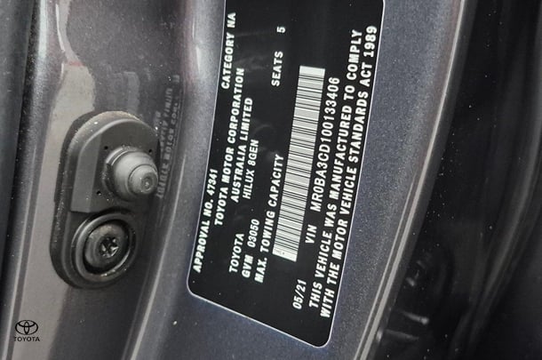 2021 Toyota Hilux SR5 image 25