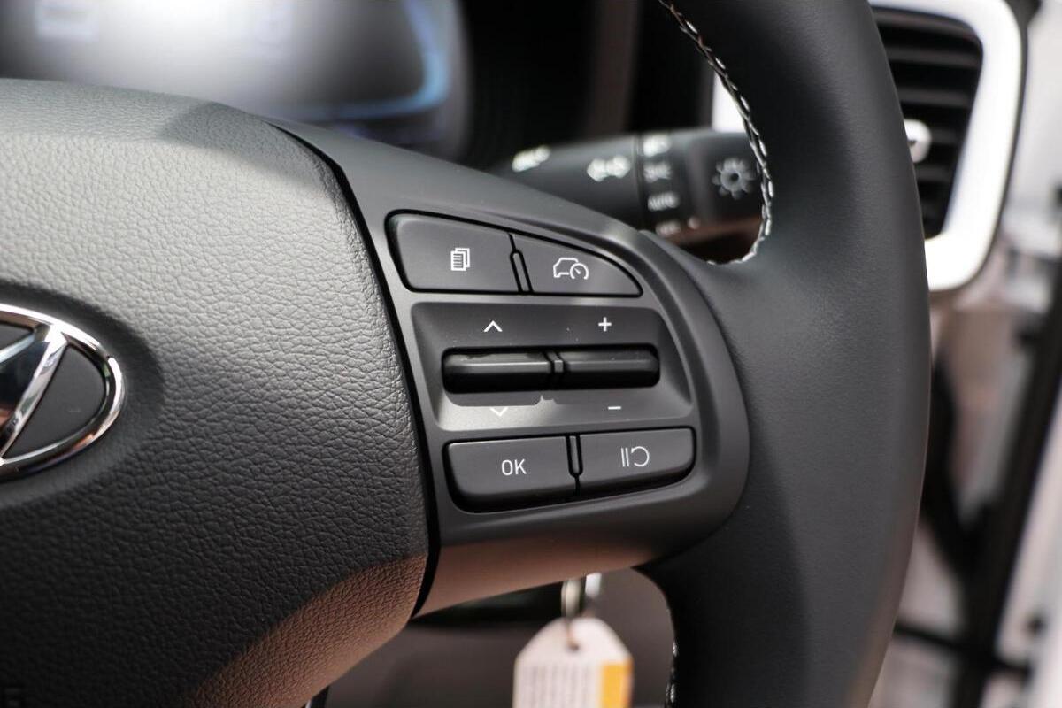 2025 Hyundai Venue Active Auto MY25 image 17