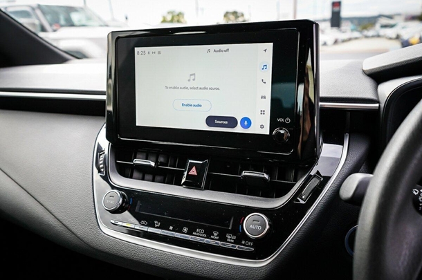 2024 Toyota Corolla Hatch Hybrid Ascent Sport image 19