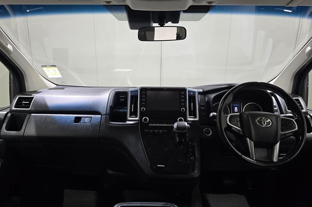2022 Toyota Granvia Standard image 11