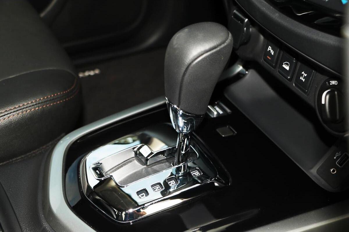 2024 Nissan Navara ST-X D23 Auto 4x4 MY24 image 17