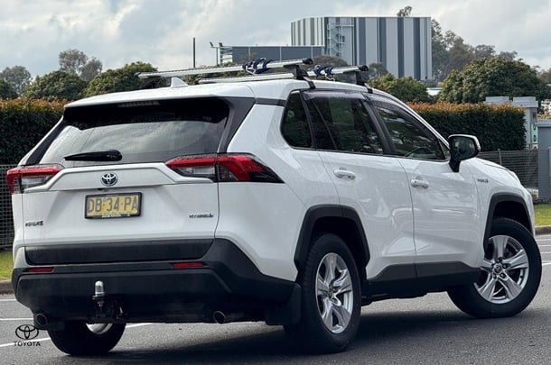 2021 Toyota RAV4 HYBRID GX AWD image 7
