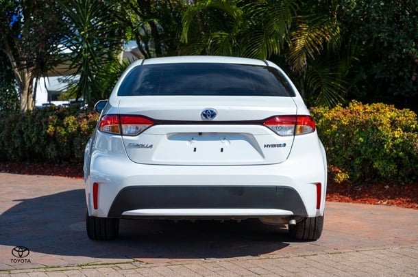 2022 TOYOTA Corolla Sedan Hybrid Ascent Sport image 5