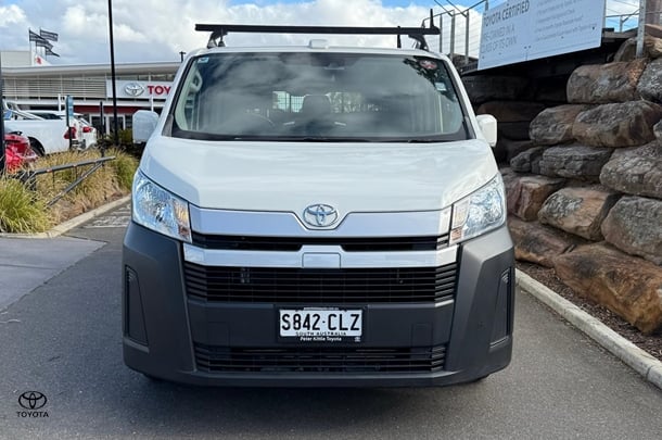 2021 Toyota Hiace LWB image 3