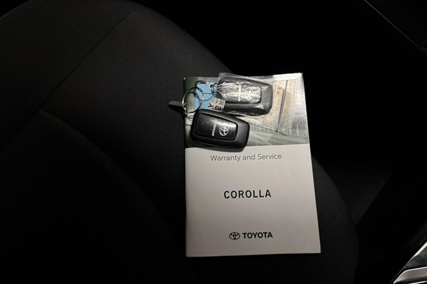 2022 Toyota Corolla Sedan Hybrid Ascent Sport image 19