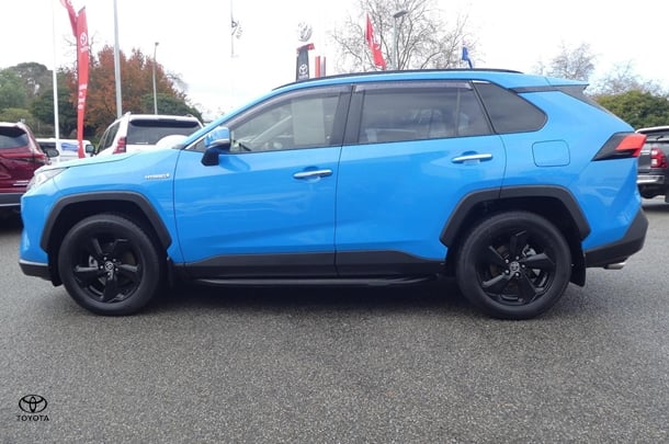 2020 Toyota RAV4 Hybrid Cruiser-AWD image 8