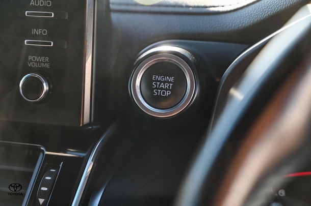 2023 Toyota Landcruiser GXL image 21