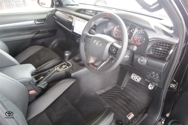 2023 Toyota Hilux GR-S image 11