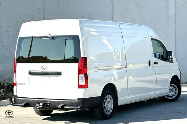 2022 Toyota Hiace SLWB image 10