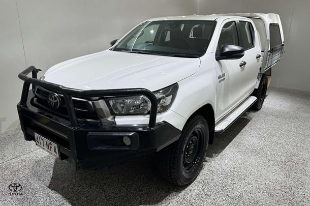 2022 Toyota Hilux SR image 5