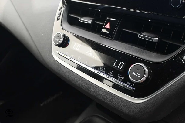 2024 Toyota Corolla Hatch Hybrid Ascent Sport image 13