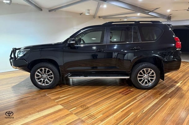 2018 Toyota Prado VX image 6
