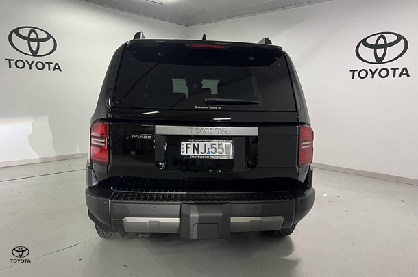 2025 Toyota Prado GXL image 6