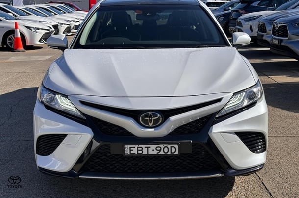 2019 Toyota Camry SL image 4