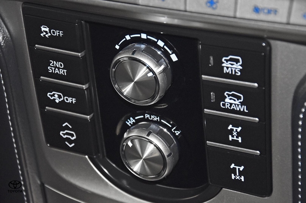 2023 Toyota Prado Kakadu image 14