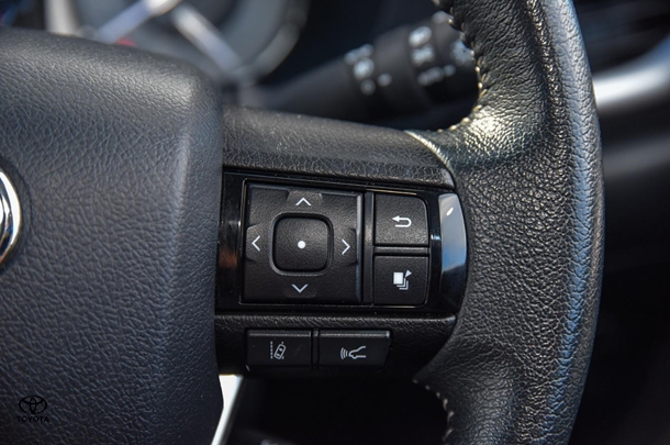 2023 Toyota HILUX SR5 image 15