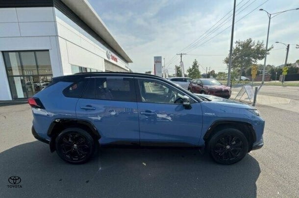 2022 Toyota Rav4 Hybrid XSE (AWD) image 2