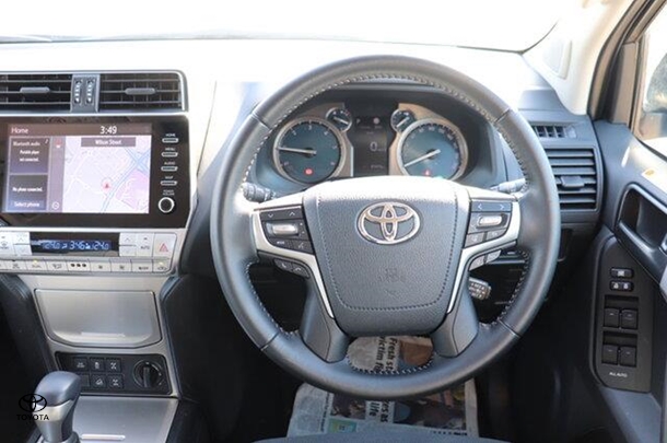 2021 Toyota Prado GXL image 16