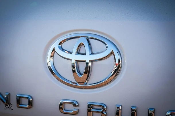 2025 Toyota Landcruiser VX image 9