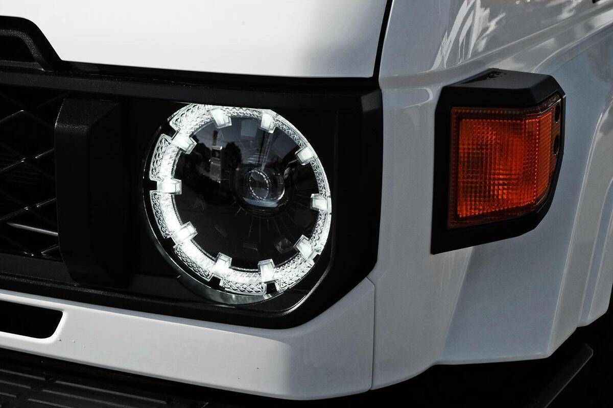 2024 Toyota Landcruiser Workmate Manual 4x4 image 16