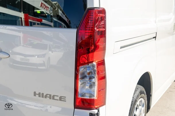 2022 Toyota HIACE LWB image 21