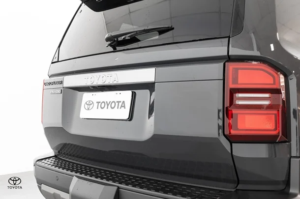 2024 Toyota Prado GXL image 13