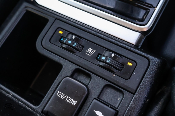 2019 Toyota Prado VX image 18
