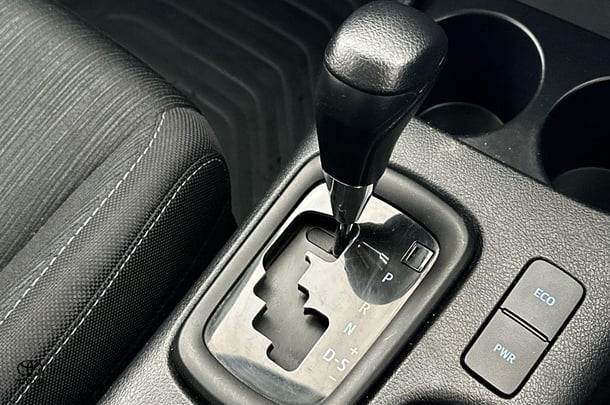2022 Toyota Hilux SR image 23