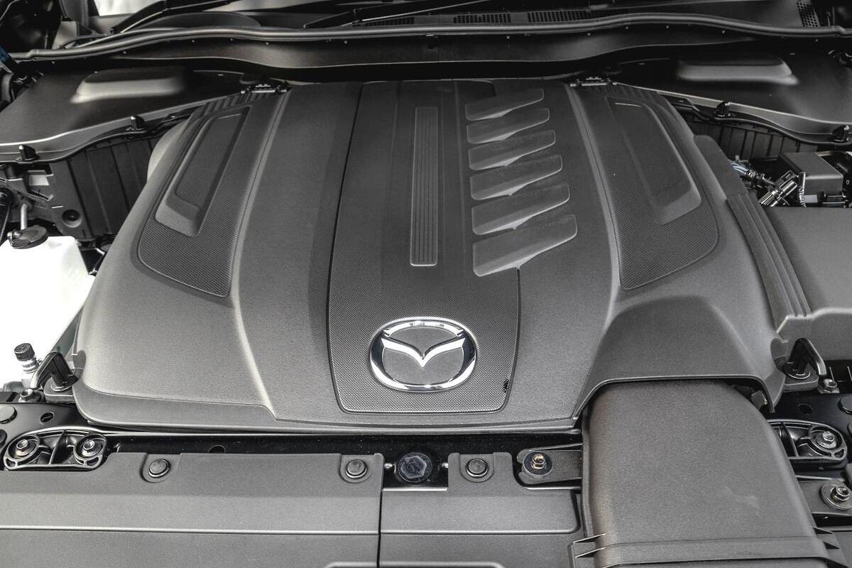 2024 Mazda CX-90 G50e Touring KK Auto i-ACTIV AWD image 11