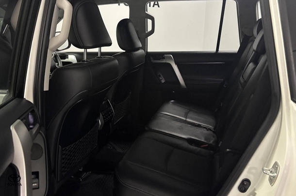 2019 Toyota Prado Kakadu image 13