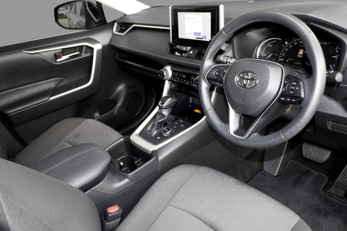 2024 Toyota RAV4 GXL Auto eFour image 8