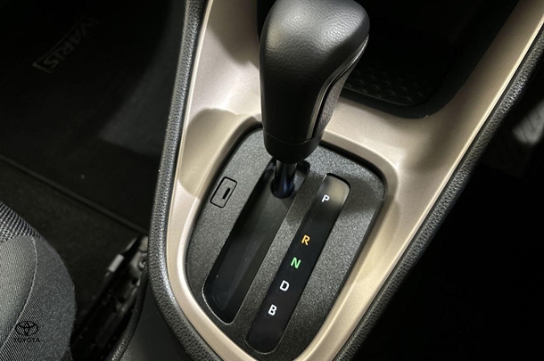 2023 Toyota Yaris Hybrid SX image 24