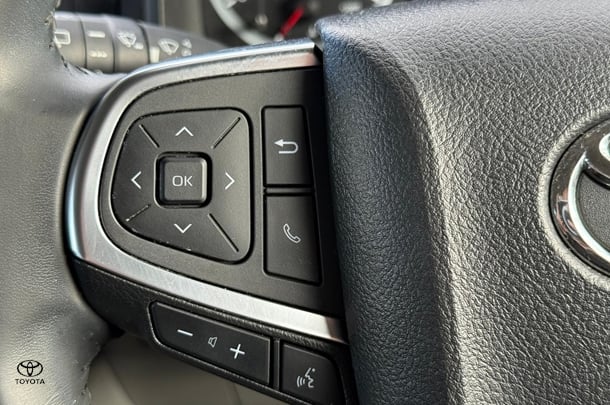 2021 Toyota Hiace LWB image 16