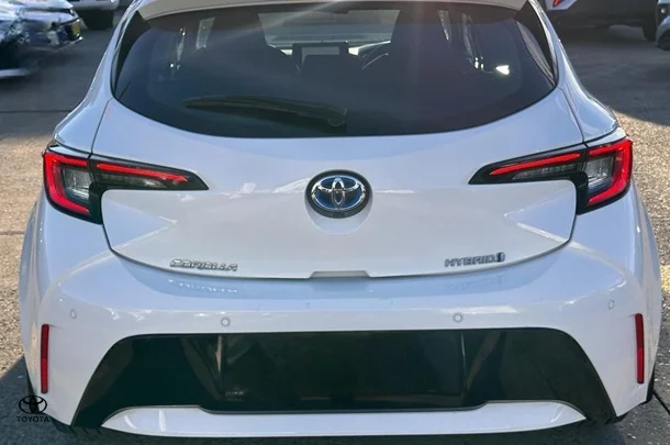 2023 Toyota Corolla Hatch Hybrid Ascent Sport image 5