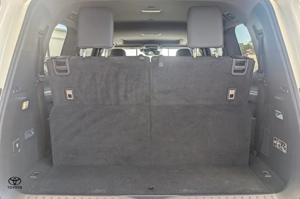 2023 Toyota Landcruiser VX image 14