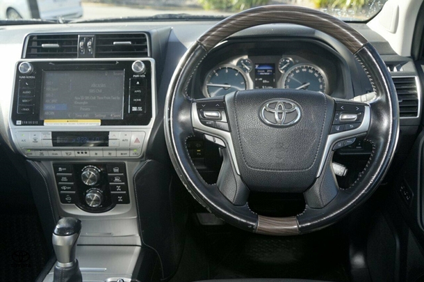 2018 Toyota Prado Kakadu image 7